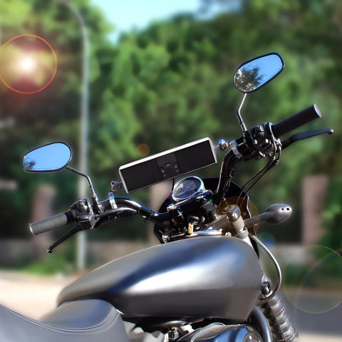 Inteligentní moto reproduktor – upevnění na řídítka a silný zvuk 