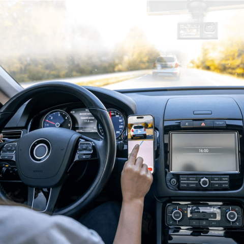 Pripojená automobilová kamera – Kompletná bezpečnosť pri jazde 